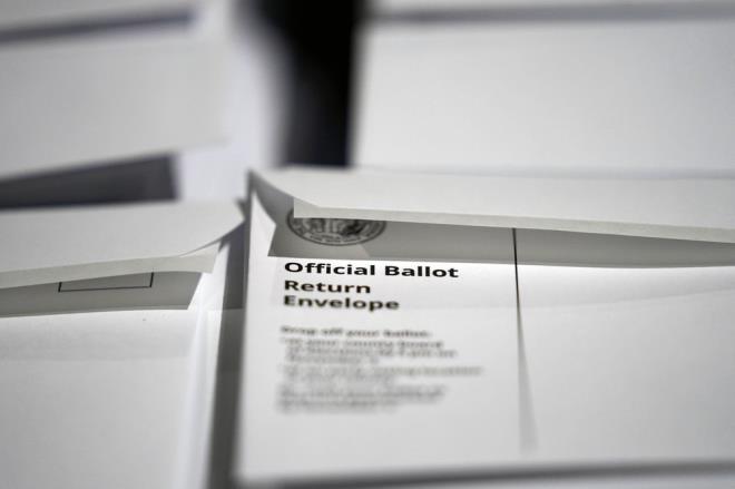 Triệu người Mỹ muốn bỏ phiếu qua thư, hệ thống bầu cử quá tải - 2