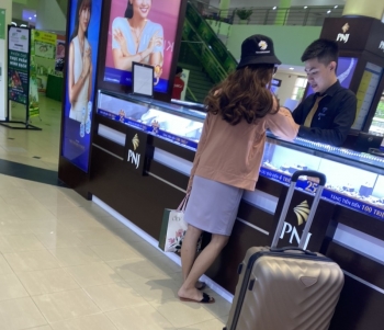 Vụ cô gái cướp 2,1 tỷ đồng ở ngân hàng: Bị bắt khi đang đi mua nhẫn kim cương
