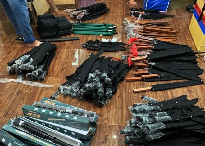 Phát hiện cả kho vũ khí 'khủng' tại TP.HCM: Tạm giữ 1 đối tượng để điều tra - Ảnh 1 Phát hiện cả kho vũ khí 'khủng' tại TP.HCM: Tạm giữ 1 đối tượng để điều tra - Ảnh 1