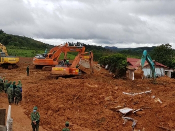 Bộ trưởng Bộ Quốc phòng chia buồn với gia đình 22 quân nhân hy sinh