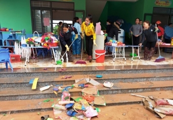 Sáng nay (22/10), hơn 100 nghìn học sinh tại Hà Tĩnh đi học trở lại sau trận lũ lịch sử