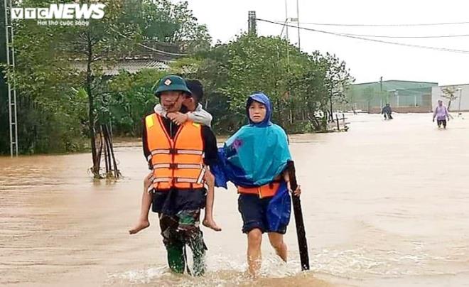 Bão số 9 có nguy cơ gây ngập úng sâu và sạt lở đất ở Hà Tĩnh - 1