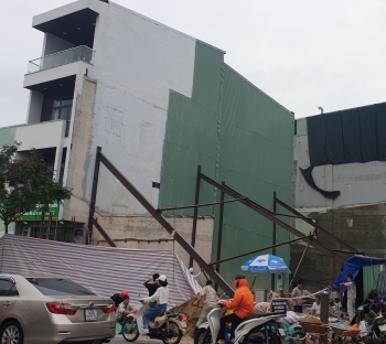 Đà Nẵng: 2 trường học phải di dời vì công trình nhà ở gây nghiêng