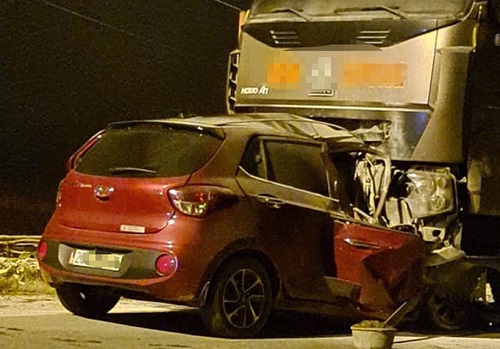 Bắc Kạn: Ô tô con va chạm xe tải, 2 người tử vong - Ảnh 1