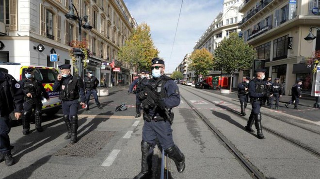Pháp: Tấn công bằng dao ở Nice, 3 người chết, nhiều người bị thương ảnh 1