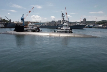 Tàu ngầm hạt nhân Mỹ đâm phải vật thể lạ ở Biển Đông