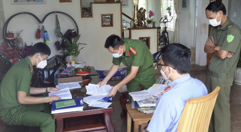 Chi trả tiền đền bù sai quy định, hàng loạt cán bộ bị bắt -0