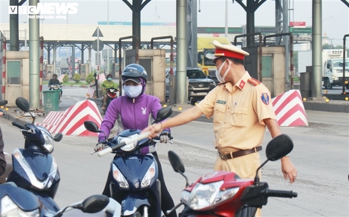 Đồng Nai chưa đồng ý cho người lao động đi xe máy di chuyển qua lại với TP.HCM - 1