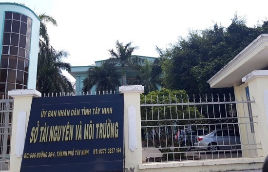 Truy tố 8 cựu cán bộ sở TN&amp;MT Tây Ninh lập hồ sơ khống, chiếm đoạt hàng trăm triệu đồng - Ảnh 1