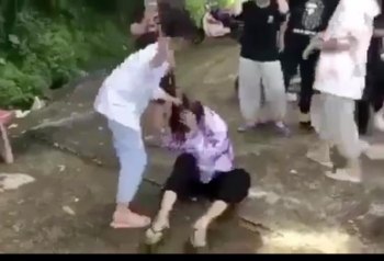 Bị bạn đánh hội đồng, nữ sinh Thanh Hoá nhập viện: Phòng GD&ĐT nói gì?