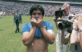 Maradona - biểu tượng bất diệt của Argentina