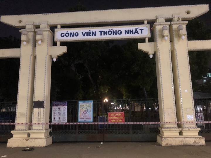 Nhân viên bảo vệ mắc COVID-19, Hà Nội tạm phong tỏa công viên Thống Nhất - 2