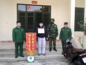 Quảng Ninh: Bắt giữ đối tượng vận chuyển trái phép 50kg pháo nổ