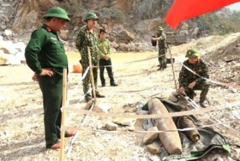 Đang tôn tạo đình làng, phát hiện quả bom nặng 250kg