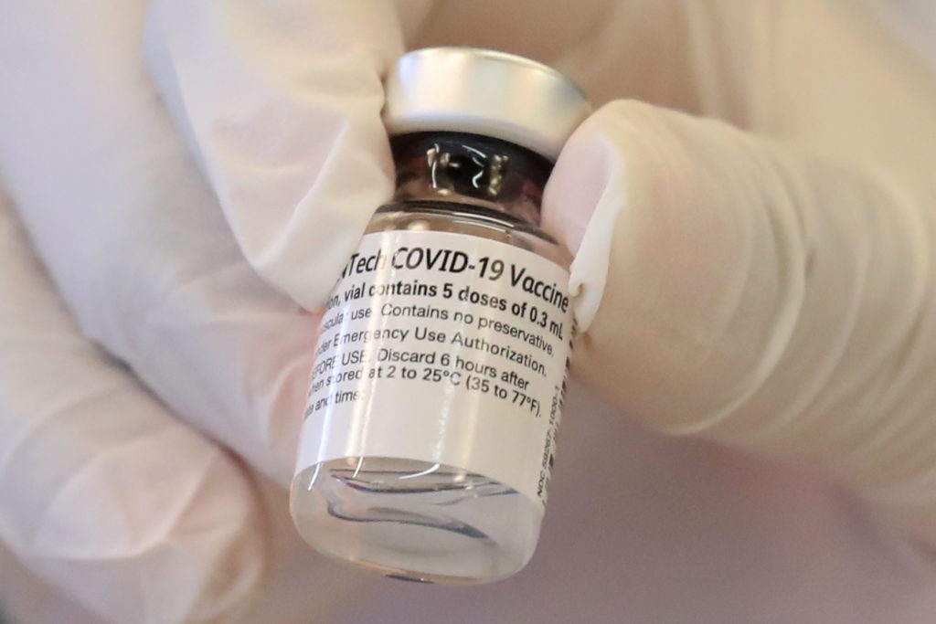Châu Á - Thái Bình Dương thận trọng triển khai vaccine Covid-19