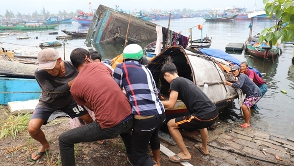 Ứng phó với bão số 9, sớm phục hồi sản xuất - Báo Công an nhân dân điện tử
