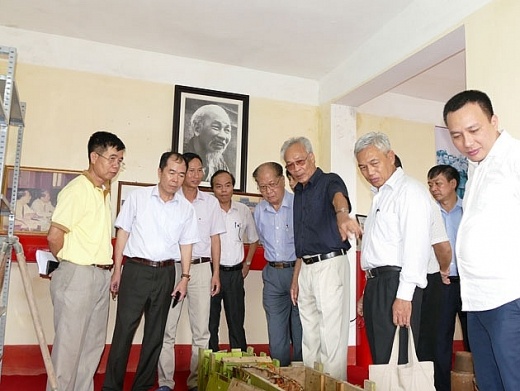 Câu chuyện về lưu niệm và giáo dục truyền thống cau chuyen ve luu niem va giao duc truyen thong