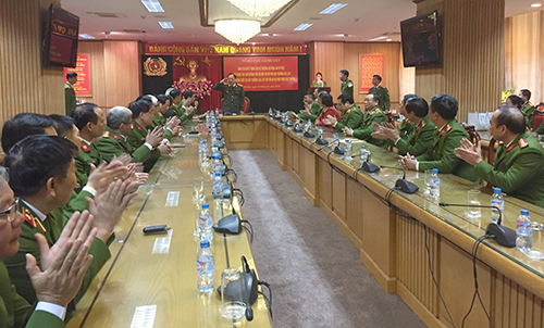 hai tuong cong an nghi huu