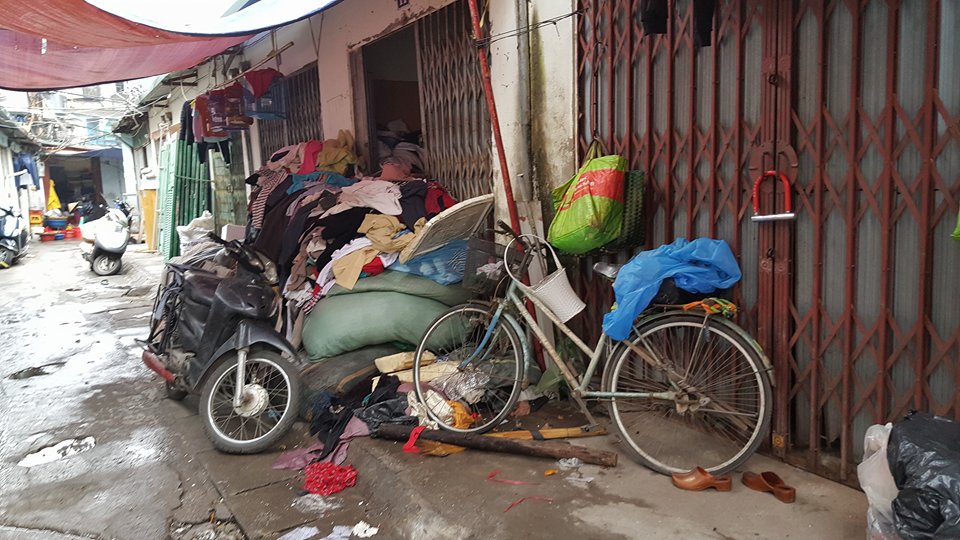 gia tai trong dong giay vun khien nguoi phu nu tai mat