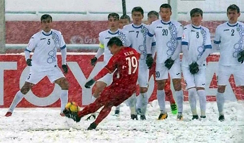 dong doi cao tuyet cho quang hai sut phat ghi ban