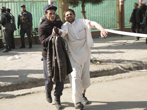 taliban danh bom tu sat o thu do afghanistan it nhat 40 nguoi chet