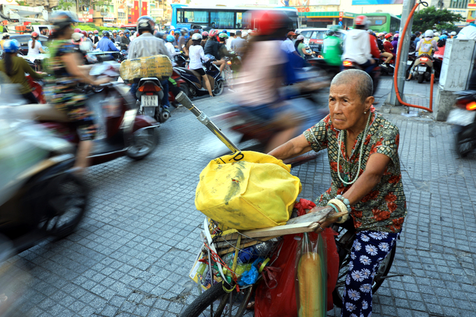 Nhiều tuyến đường Sài Gòn kẹt xe những ngày cuối năm