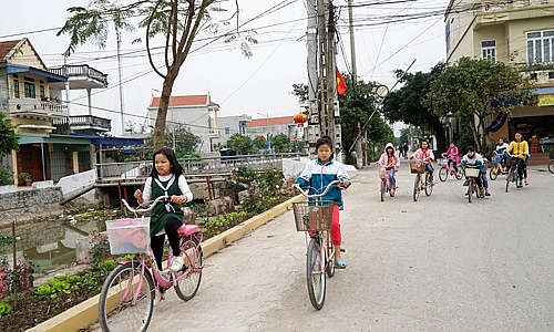 ngoi lang di vai chuc buoc chan lai co mot dinh thu