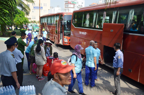 hang tram nguoi mua ve tau o sai gon phai ra binh thuan xuat phat