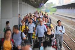 hang khong tau dong loat tang chuyen dip tet