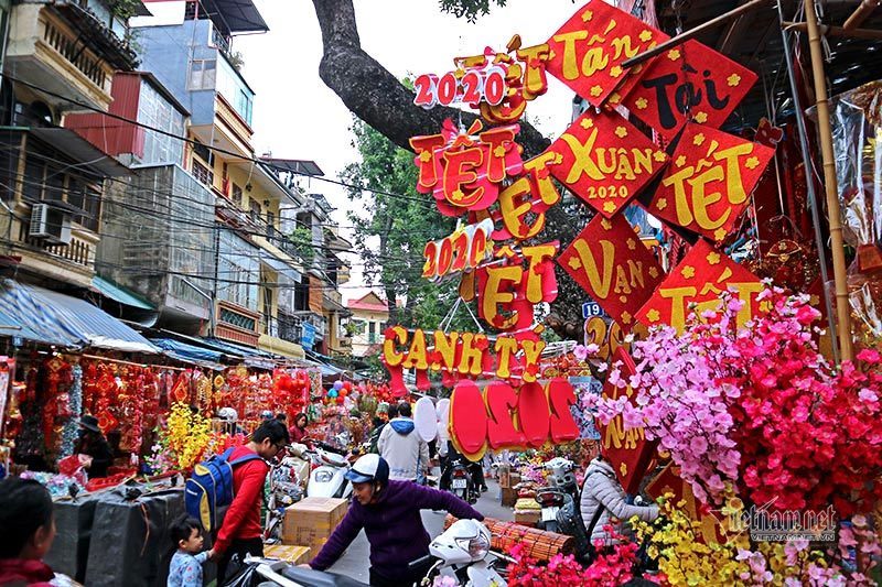 sac mau ruc ro o cho hoa ha noi