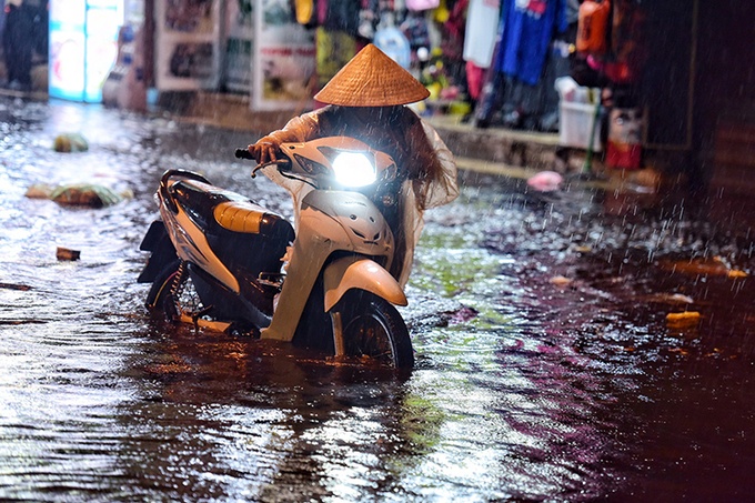 ca nuoc don giao thua tet canh ty