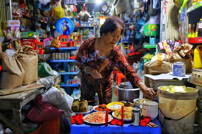 ca nuoc don giao thua tet canh ty