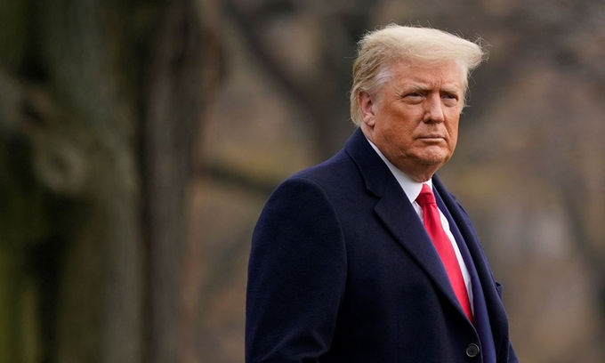 1126 trump melania 1609388413021