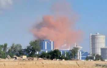 Nhà máy thép Hòa Phát Dung Quất nhả khói khét lẹt: Bao giờ dân hết bị ‘tra tấn’?