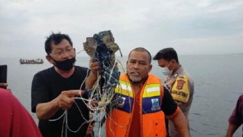 Indonesia xác nhận máy bay Boeing 737 rơi, 65 người mất tích