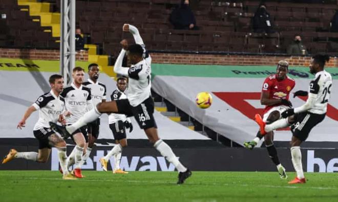 Edinson Cavani, Paul Pogba tỏa sáng, Man Utd chiếm lại ngôi đầu - 1