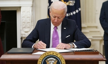 Ca nCoV toàn cầu vượt 98 triệu, Biden ký 10 sắc lệnh ngăn đại dịch