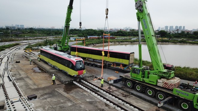 Mở cửa để nhân dân tham quan đoàn tàu đầu tiên tuyến metro Nhổn- Ga Hà Nội ảnh 1