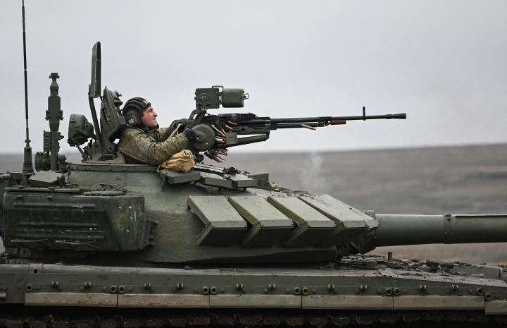 Đàm phán an ninh bế tắc, Nga tập trận xe tăng sát Ukraine