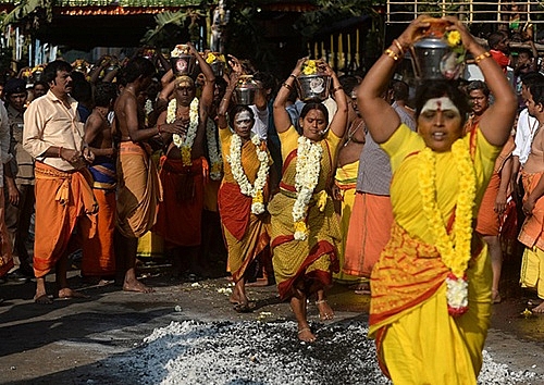 tin do hindu xo xien sat qua mieng trong le hoi diet quy