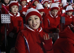 van dong vien tonga coi tran mang co dieu hanh trong le khai mac olympic