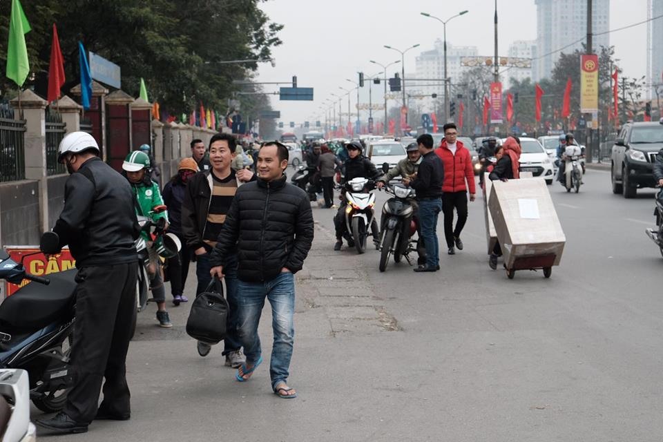 ben xe ha noi 27 tet vang nhu chua ba danh