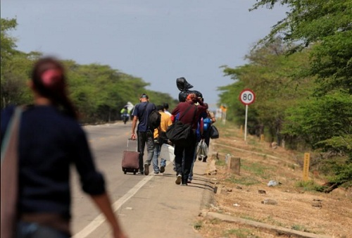 dong nguoi thao chay khoi nan doi o bien gioi venezuela