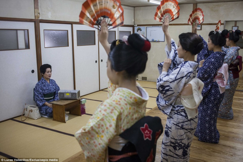 vi sao geisha dan bien mat tai nhat ban