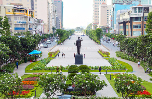 tp hcm cam xe vao duong nguyen hue toi cuoi tuan