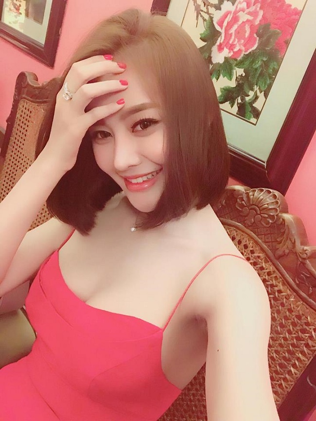 tu xung thanh nu nguc dep ngan 98 van bat ngo di sua vong 1