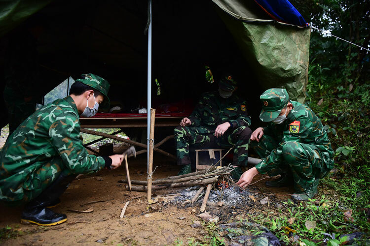 bo doi an lan ngu rung ngan dan xuat canh trai phep