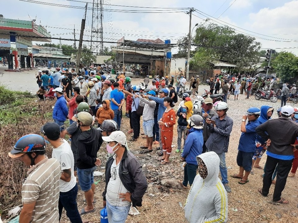 rao chan vua mo nhieu nguoi keo den xem nha hoang noi tuan khi bi ban