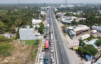 Hỗn loạn ngày đầu xe chạy trên cao tốc Trung Lương - Mỹ Thuận