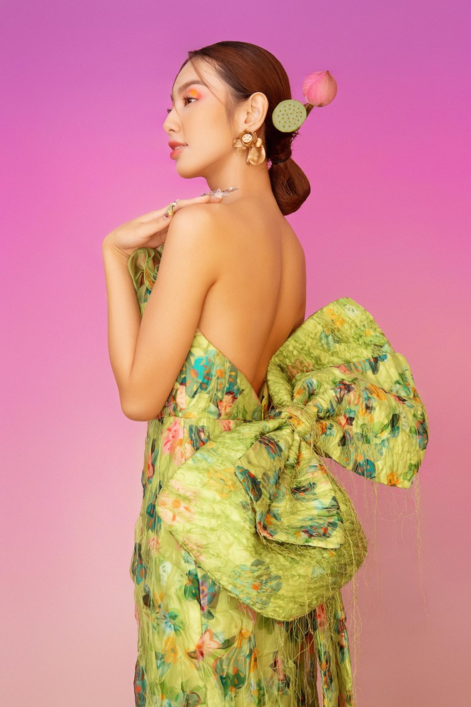 Chân dung Hoa hậu Thùy Tiên trong loạt trang phục mang đậm bản sắc văn hóa Việt ảnh 14
